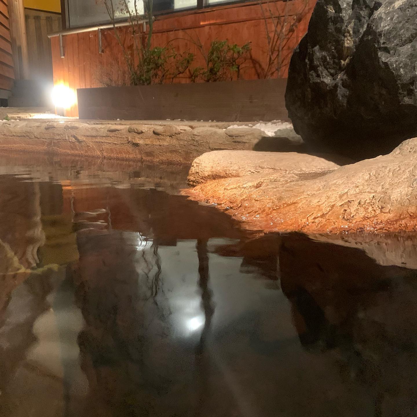 露天風呂やってます。