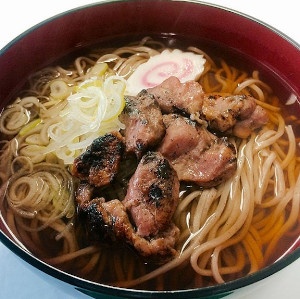 お昼の人気メニュー「鴨そば」です♪