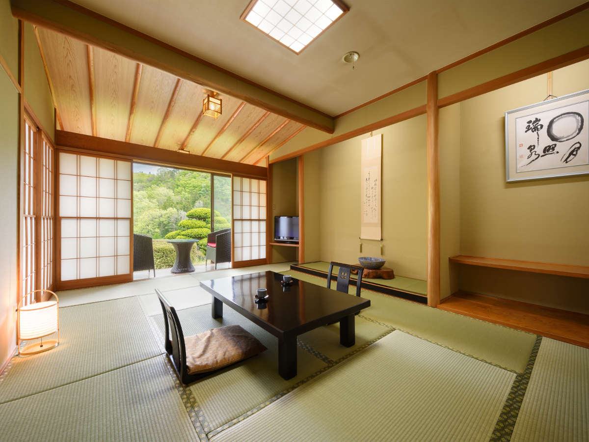 館内やお部屋には書がたくさんあります♪